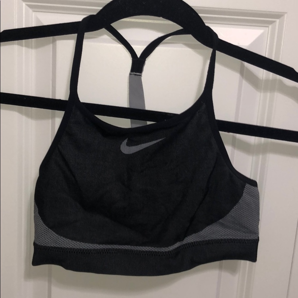 Light support sports bra